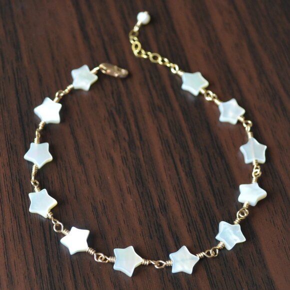 Mother of Pearl Star Bracelet in Gold or Silver - Made in Canada - Picture 6 of 10